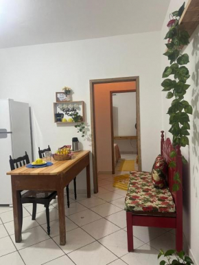 Casinha a 100 metros da praia